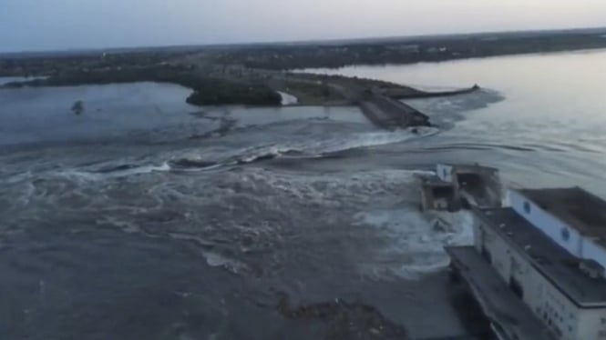 Bendungan Nova Kakhovka di Kherson, Ukraina, jebol