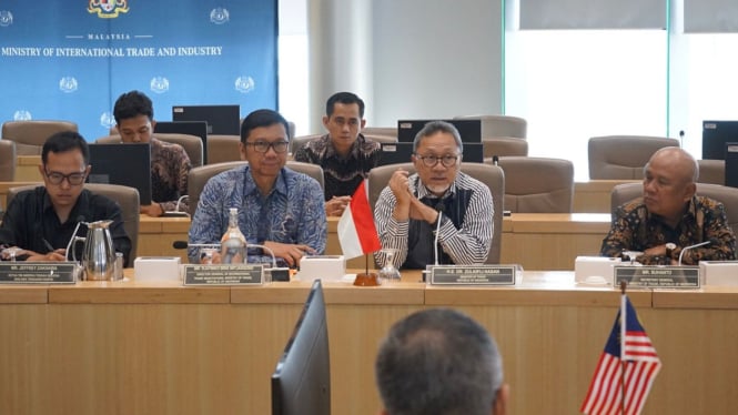Mendag Zulhas bertemu dengan Menteri Perdagangan Malaysia