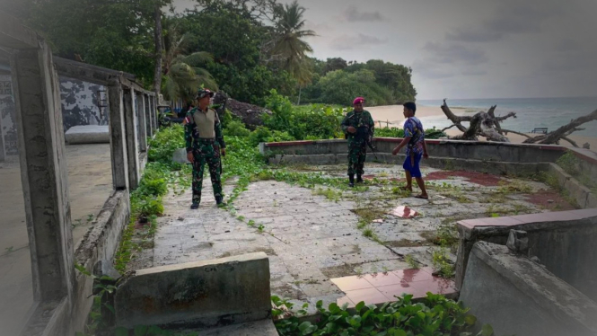 VIVA Militer: Pasukan Satgas Pam Puter Yonif 2 Marinir di Pulau Deli.