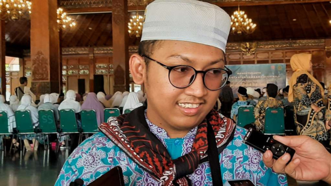 Calon jemaah haji termuda asal Solo bernama Nakata Firdaus Abdullah yang masih berusia 18 tahun.