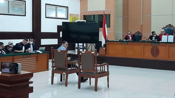 Sidang pemeriksaan saksi kasus dugaan pencemaran nama baik terhadap Luhut