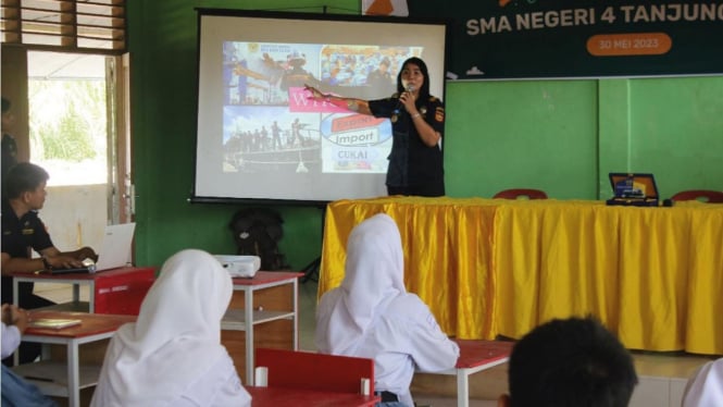 Bea Cukai lakukan sosialisasi di bidang Kepabeanan dan Cukai