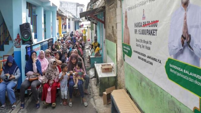 Bazar sembako murah digelar di Bekasi