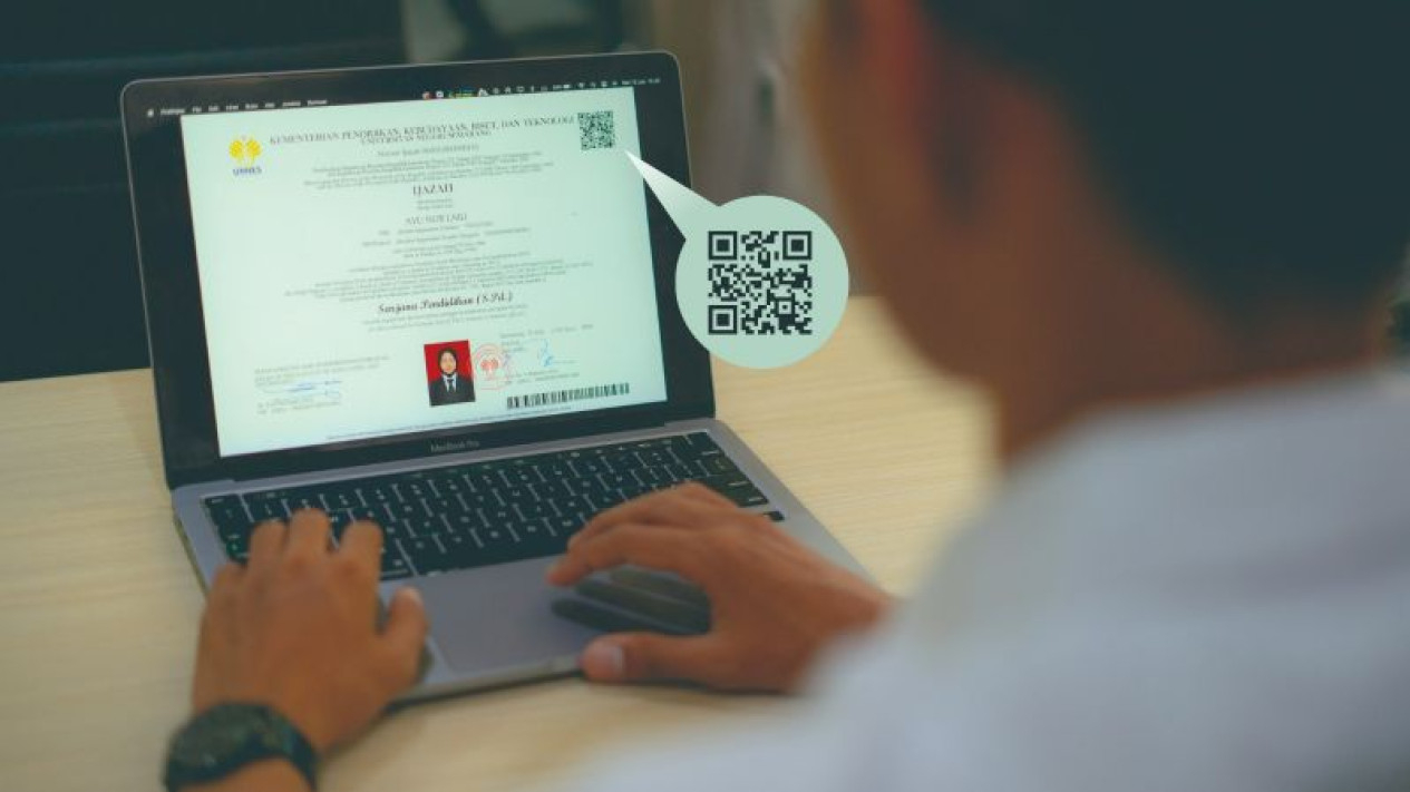 Foto Cegah Pemalsuan Ijazah Unnes Semarang Terapkan Tanda Tangan