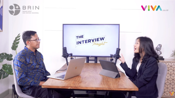 Program The Interview Insight tayang di YouTube viva.co.id