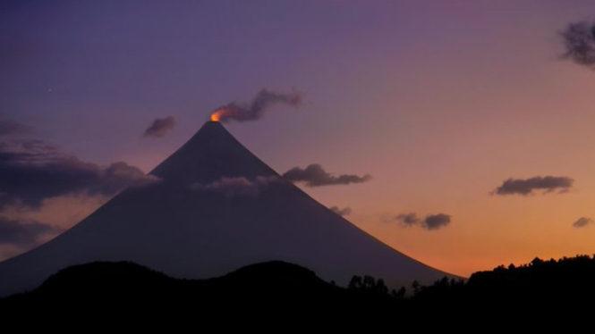 Gunung api Mayon, Filipina.