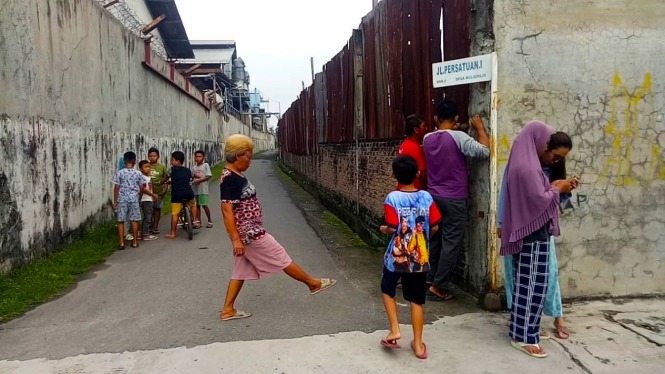 Jalan Desa di Deli Serdang yang Dijual ke Swasta