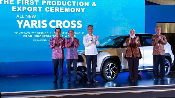 Seremoni Produksi dan Ekspor Yaris Cross Mobil Elektrifikasi Persembahan Toyota