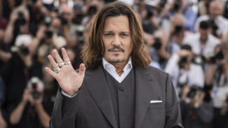 Johnny Depp Diduga Punya Pacar Baru Model Cantik Yulia Vlasova