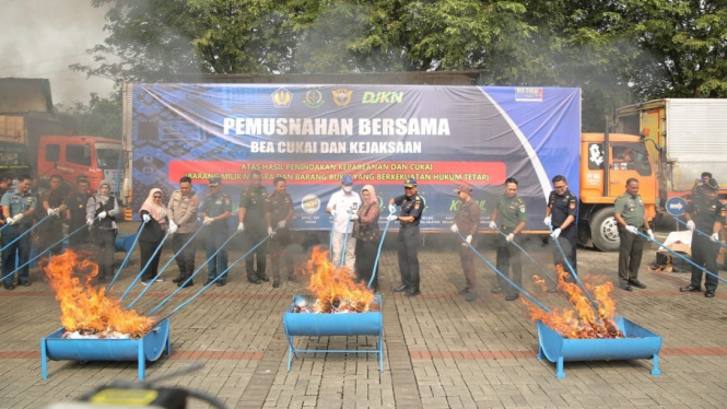 Bea Cukai dan Kejaksaan Negeri Kota Tangerang gelar pemusnahan bersama