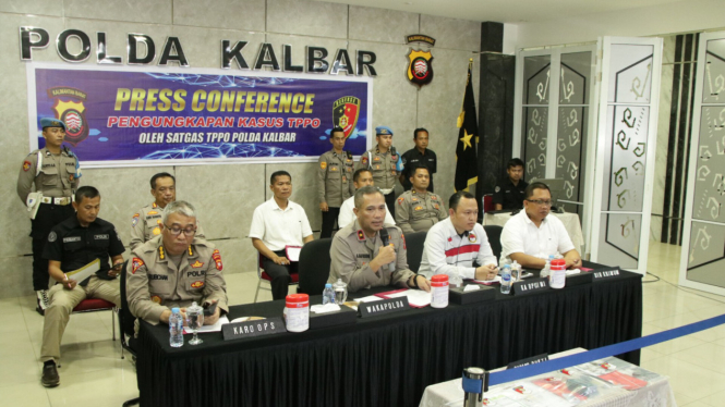 Konferensi pers pengungkapan kasus TPPO oleh Satgas Polda Kalbar