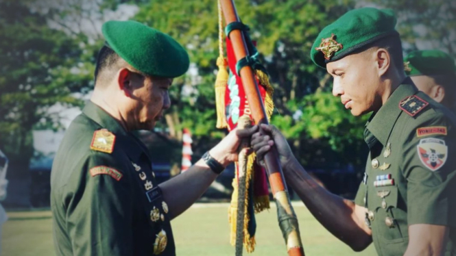 VIVA Militer: Mayor Inf Trijuang Danarjati terima jabatan Danyonif 742/SWY
