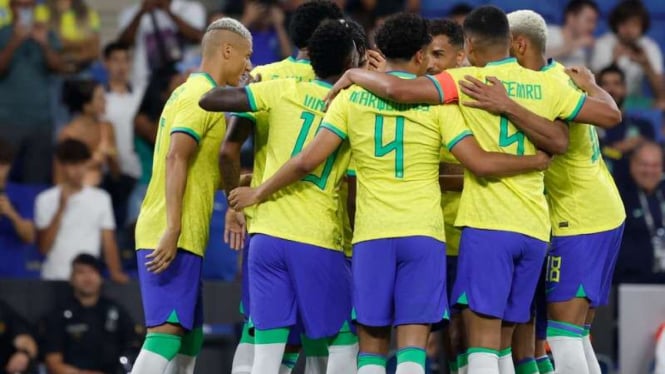Pemain Timnas Brasil rayakan gol ke gawang Guinea