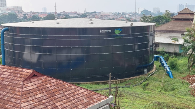 Construcción del tanque de agua con una capacidad de 10 millones de litros propiedad de Pt. Depósito de tirata asasta