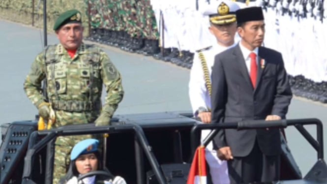 Jokowi di HUT TNI