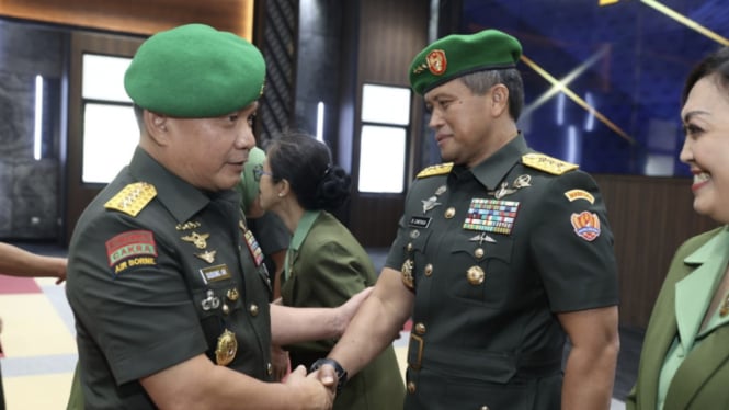 VIVA Militer: Jenderal TNI Dudung lantik I Nyoman Cantiasa jadi Koorsahli Kasad