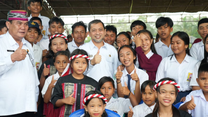 Wakil Gubernur Kaltim, H Hadi Mulyadi berharap sekolah menyediakan sapras