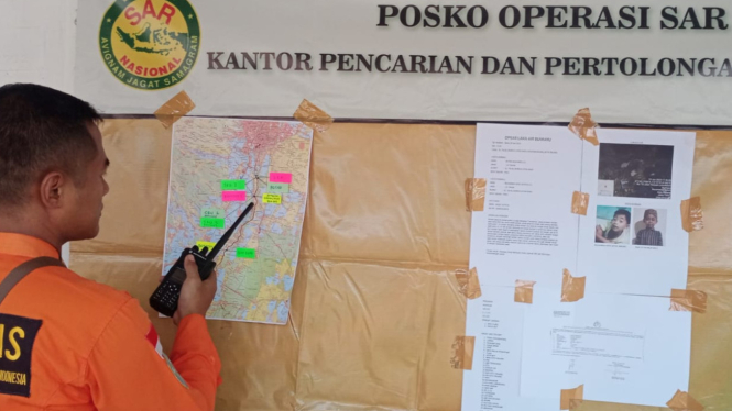 Komandan Tim Pencarian, Basarnas Surabaya, Andi Pamuji
