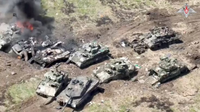 VIVA Militer: Bangkai tank Leopard 2 buatan Jerman dan BFV Bradley buatan AS