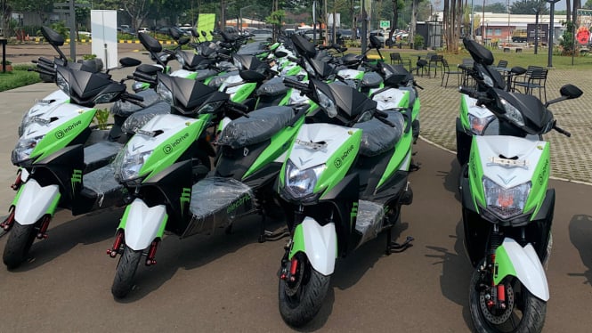 inDrive rilis program rent-to-own motor listrik untuk mitra ojek online.