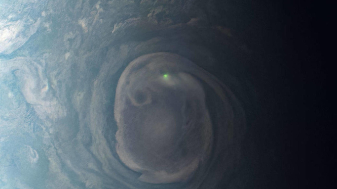 NASA tangkap gambar petir di Planet Jupiter.