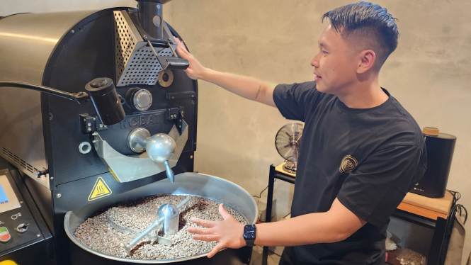 Proses pembuatan kopi di Coffeenatics.