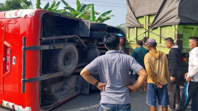Bus Pemprov Lampung bawa rombongan pernikahan alami kecelakaan di Pesawaran