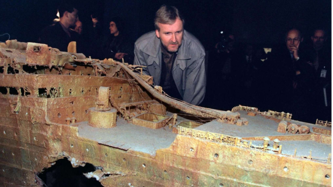 James Cameron di replika reruntuhan bangkai Titanic