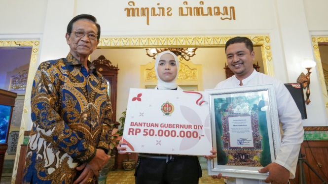 Putri Ariani dapat penghargaan dari Sultan Hamengkubono X