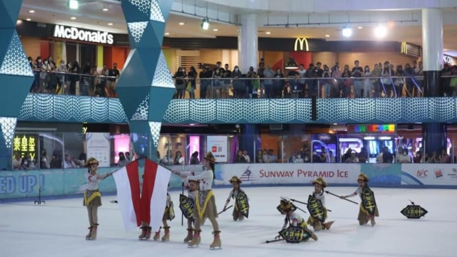skater asal Indonesia berjaya di Turnamen Ice Skating di Malaysia.