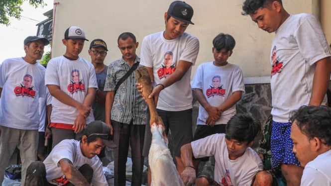 Pemotongan hewan kurban oleh Orang Muda Ganjar di Jawa Timur
