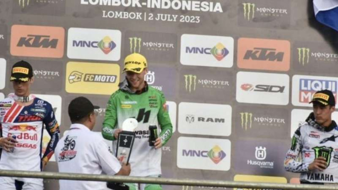 Pembalap Kawasaki Racing Team MXGP Romain Febvre juara MXGP Lombok