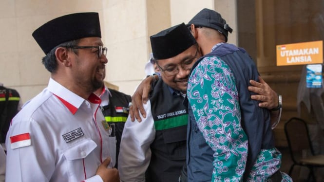 Menag Yaqut Cholil Qoumas melepas kepulangan jemaah haji Indonesia 2023.