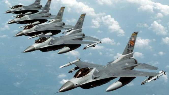 VIVA Militer: Jet tempur General Dynamics F-16 Fighting Falcon