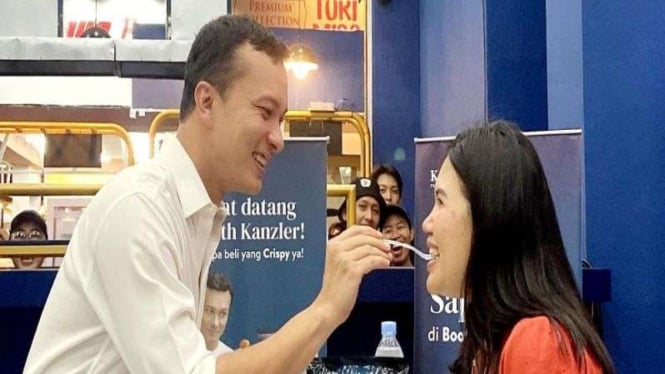 Aktor Nicholas Saputra bertemu penggemar di Jakarta Fair 2023.