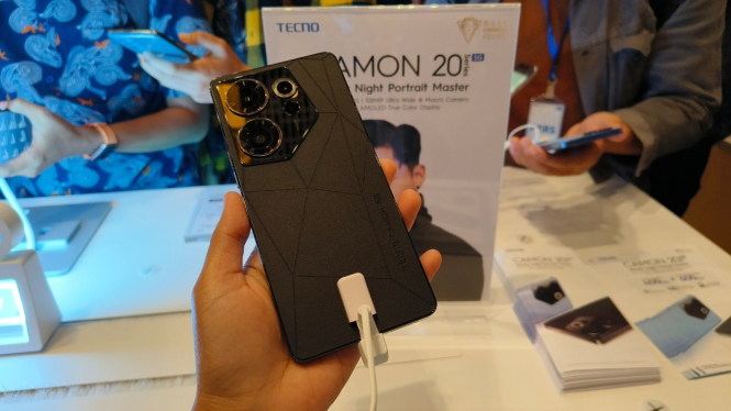 Tecno Camon 20 Premier 5G.