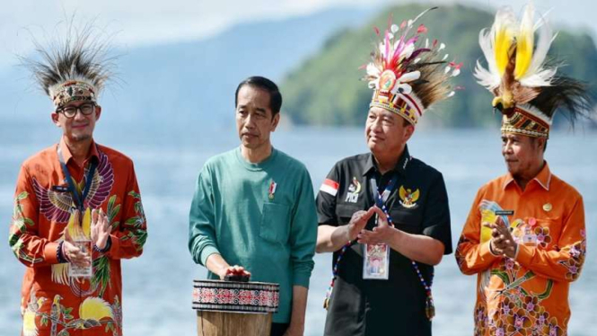 Presiden Jokowi membuka Papua Street Carnival