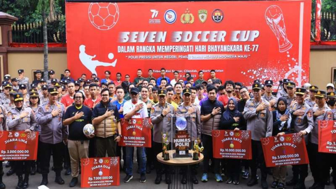 Polri dan wartawan menggelar acara Bhayangkara Presisi Seven Soccer Cup 2023