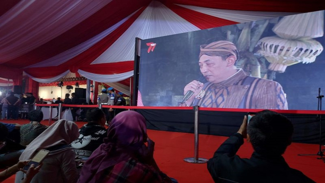 Kapolri Jenderal Listyo Sigit Prabowo di pagelaran wayang kulit HUT Bhayangkara 