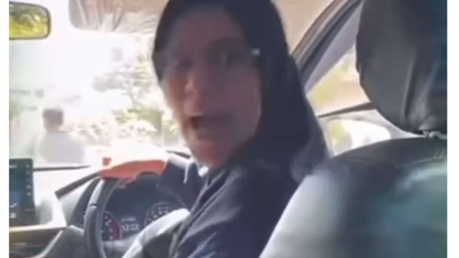 Viral video ibu-ibu ngomelin anaknya di mobil