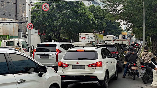 VIVA Otomotif: Ilustrasi Jakarta macet