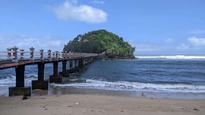 Pantai Jembatan Panjang, Kabupaten Malang.