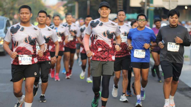 Ganjar Pranowo menjadi salah satu peserta Bank Jateng Friendship Run Yogyakarta