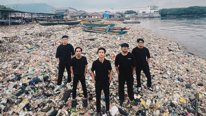 Pandawara, aktivis bersih-bersih sampah ajak warga bersihkan sampah di Lampung