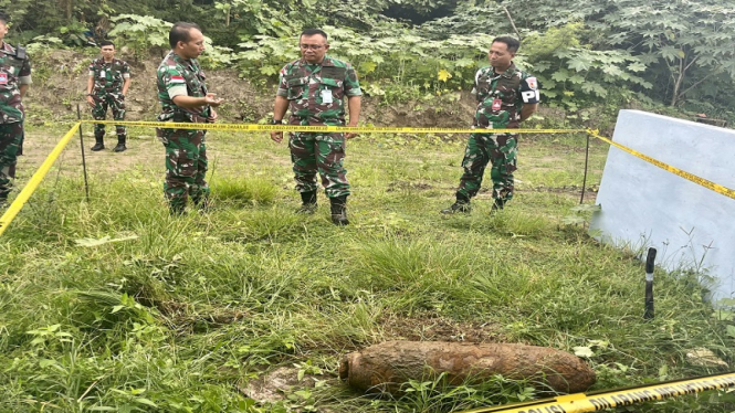Bom udara aktif yang ditemukan di perumahan Lanud Silas Papare, Jayapura