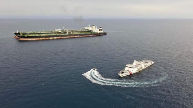 Kapal super tanker Iran-Kamerun dipergoki Bakamla transhipment di Laut Natuna