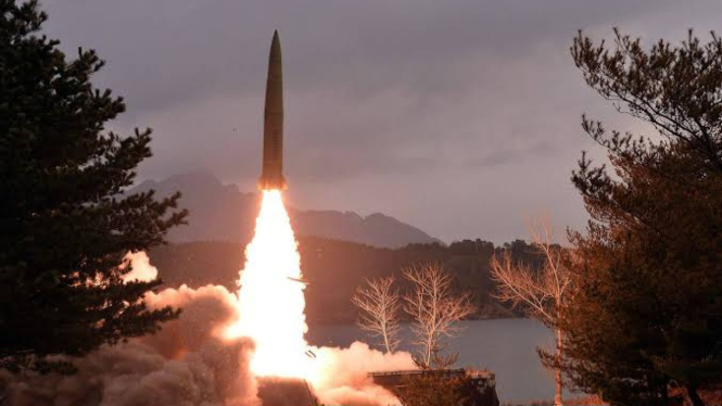 VIVA Militer: Uji coba rudal balistik Korea Utara (Korut)