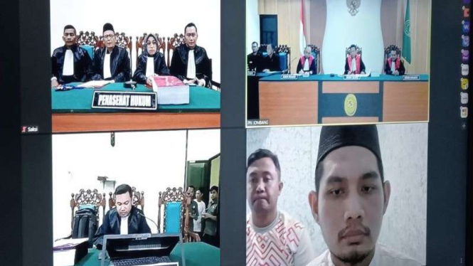 Suasana sidang online Andi Pangerang di PN Jombang.