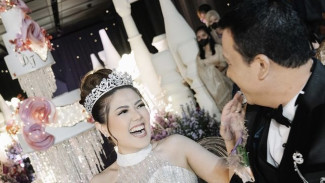 Tina Toon Ungkap Siapa Sosok Suaminya, Sudah Pacaran 5 Tahun Sampai Menikah