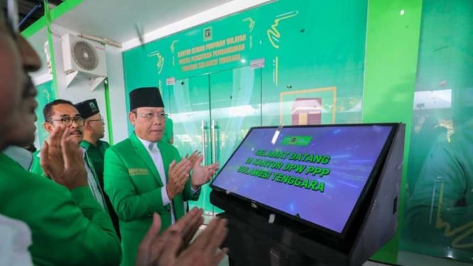 Muhamad Mardiono meresmikan kantor DPW PPP Sultra